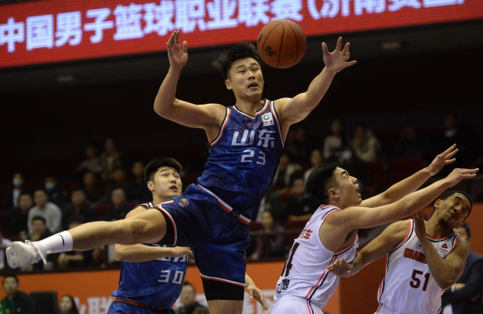 MK体育-山东男篮实力抗衡江苏队，双方实力不相上下的简单介绍