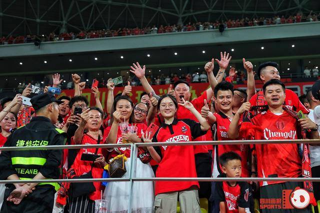 MK体育-包含5球狂胜！成都蓉城火力全开，韦世豪、罗慕洛闪耀凤凰山的词条