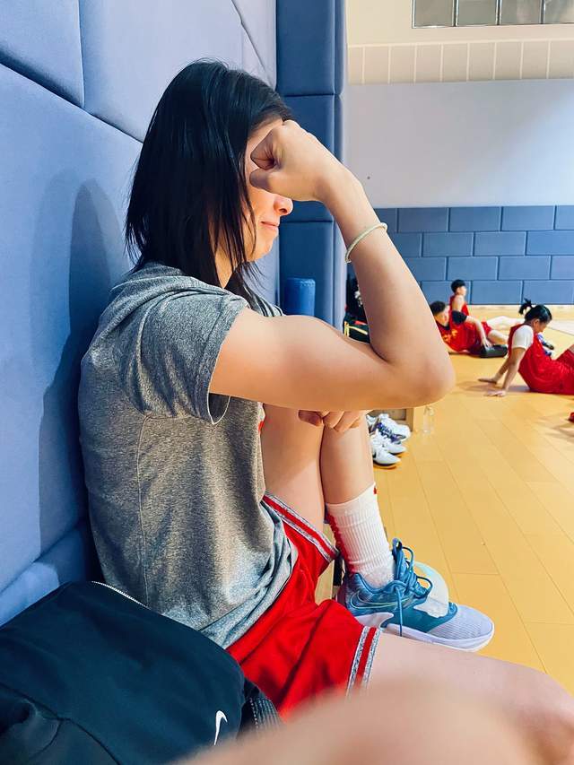 王思雨22年女篮世预赛个人集锦，对阵美国砍17分6助攻